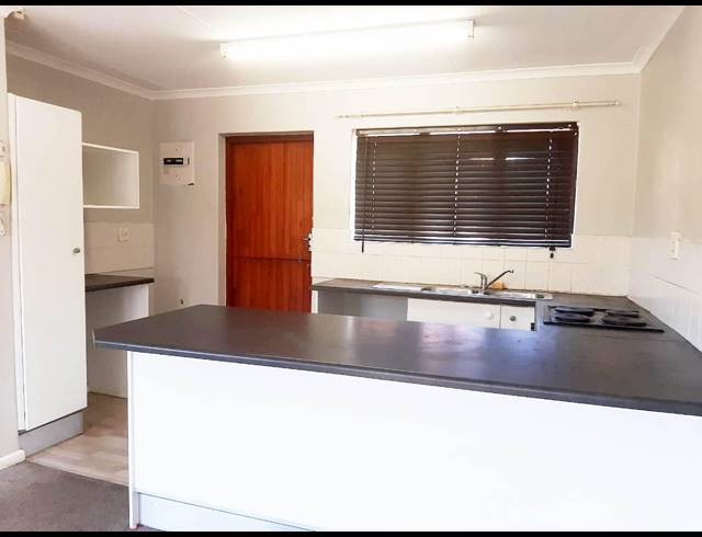 2 BEDROOM TOWNHOUSE RENTED IN CHARLO